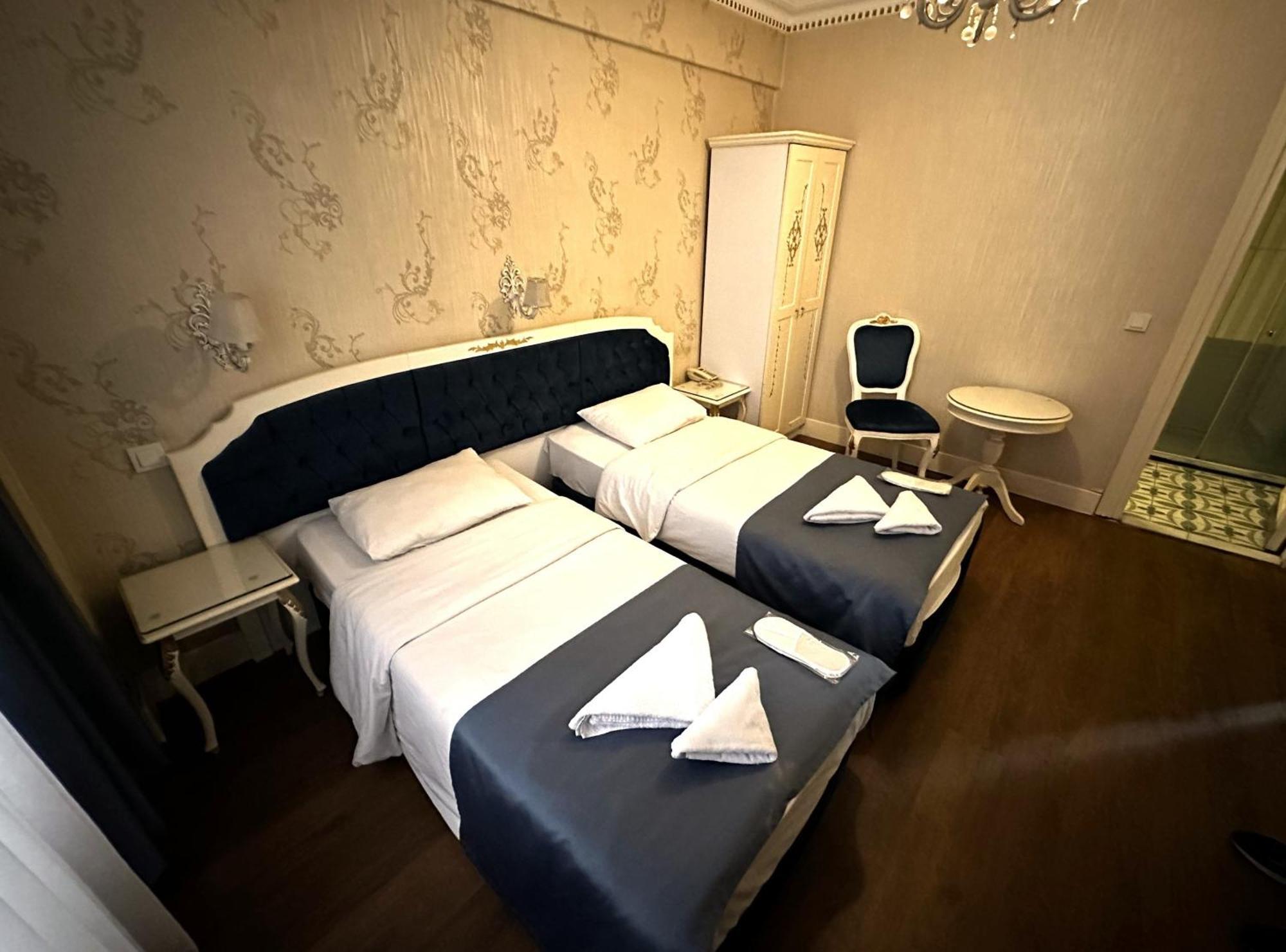 The Istanbul Alyon Hotel Taksim Exterior photo